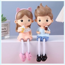 4 pcs Polyresin Lifestyle Lovely Miniature Family Couple Set Hanging Legs Showpiece, Cute Boy and Girl Toy Statue figurines Decorative for Gifting, Home Decor, Living Room, Table Decoration