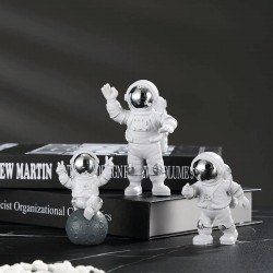 Cute Outer Space Astronaut Figurine Action Figure Toys Statue for Showpiece Home Living Room Decor Office Desktop Decoration Car Dashboard, Kids Birthday Party Gift, Resin